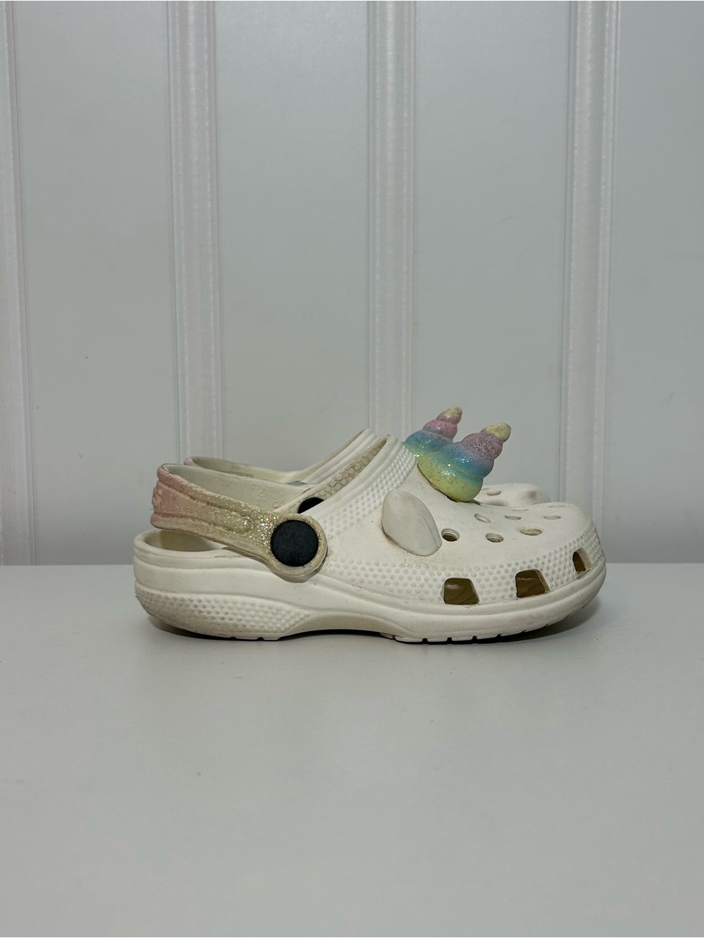 Crocs Kids White Clog with Pastel Unicorn Charm